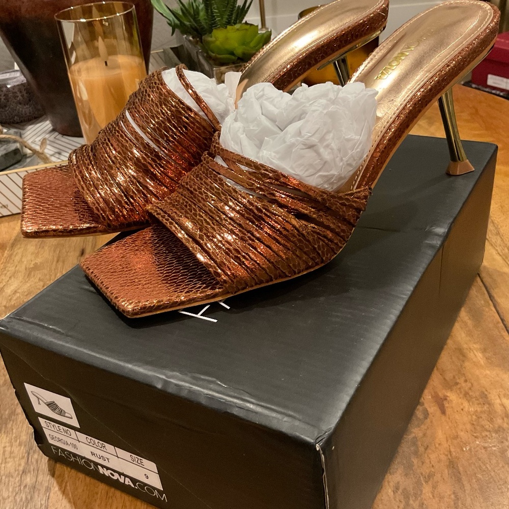 Fashion Nova Rust Metallic Heels • Size 9 (Fit Like 8) • NWT